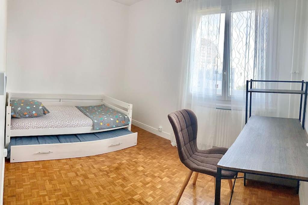 Appartement Bien Situe Noisy-le-Grand Exterior photo